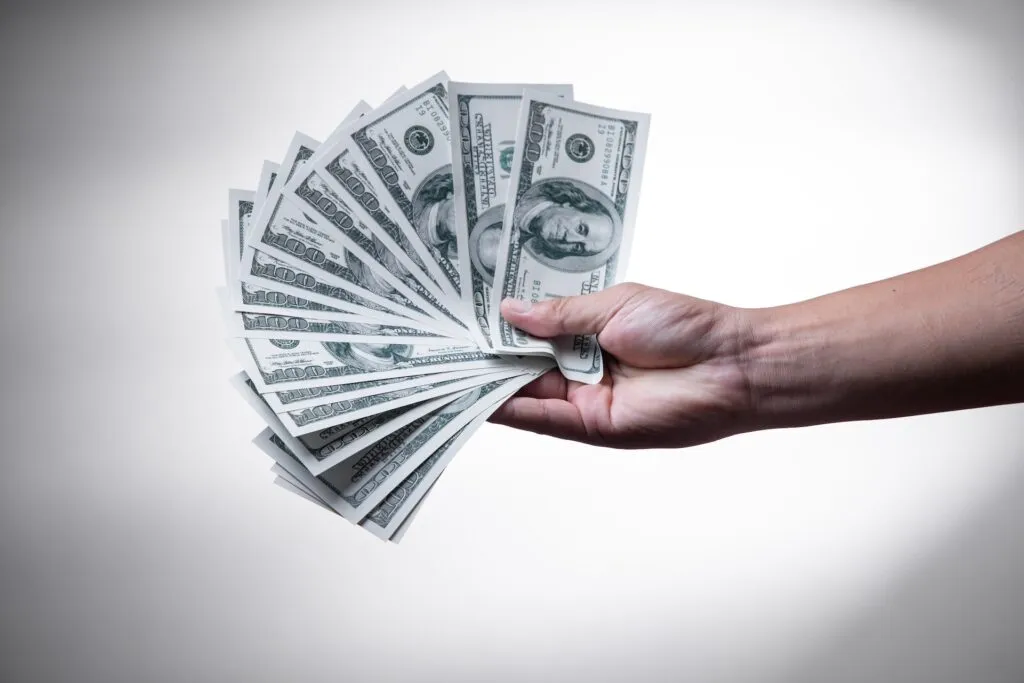 laura ingraham how much does laura ingraham earn